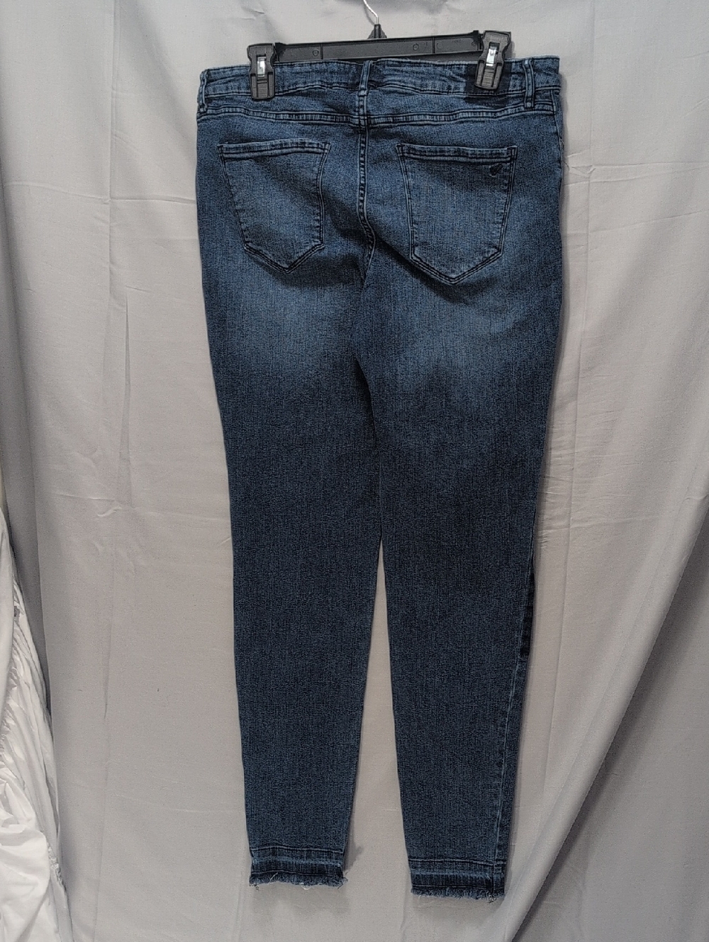 William Rast Jeans - Picture 4 of 5